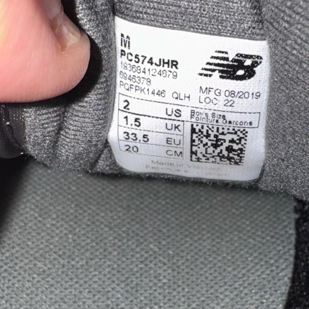 New Balance Green and Red Sneakers - Picture 6 of 7